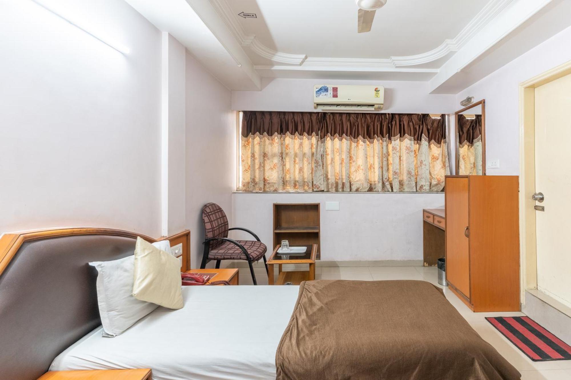 Hotel Sanmati Ahmedabad Exterior foto
