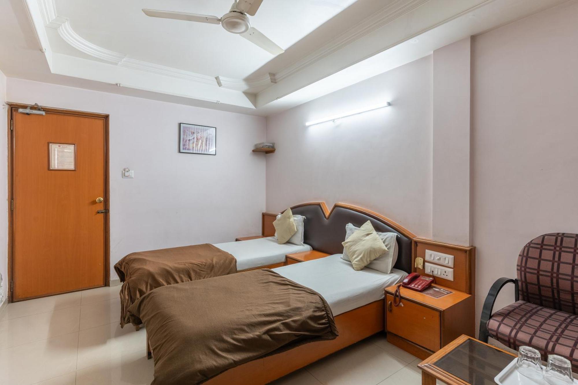 Hotel Sanmati Ahmedabad Exterior foto