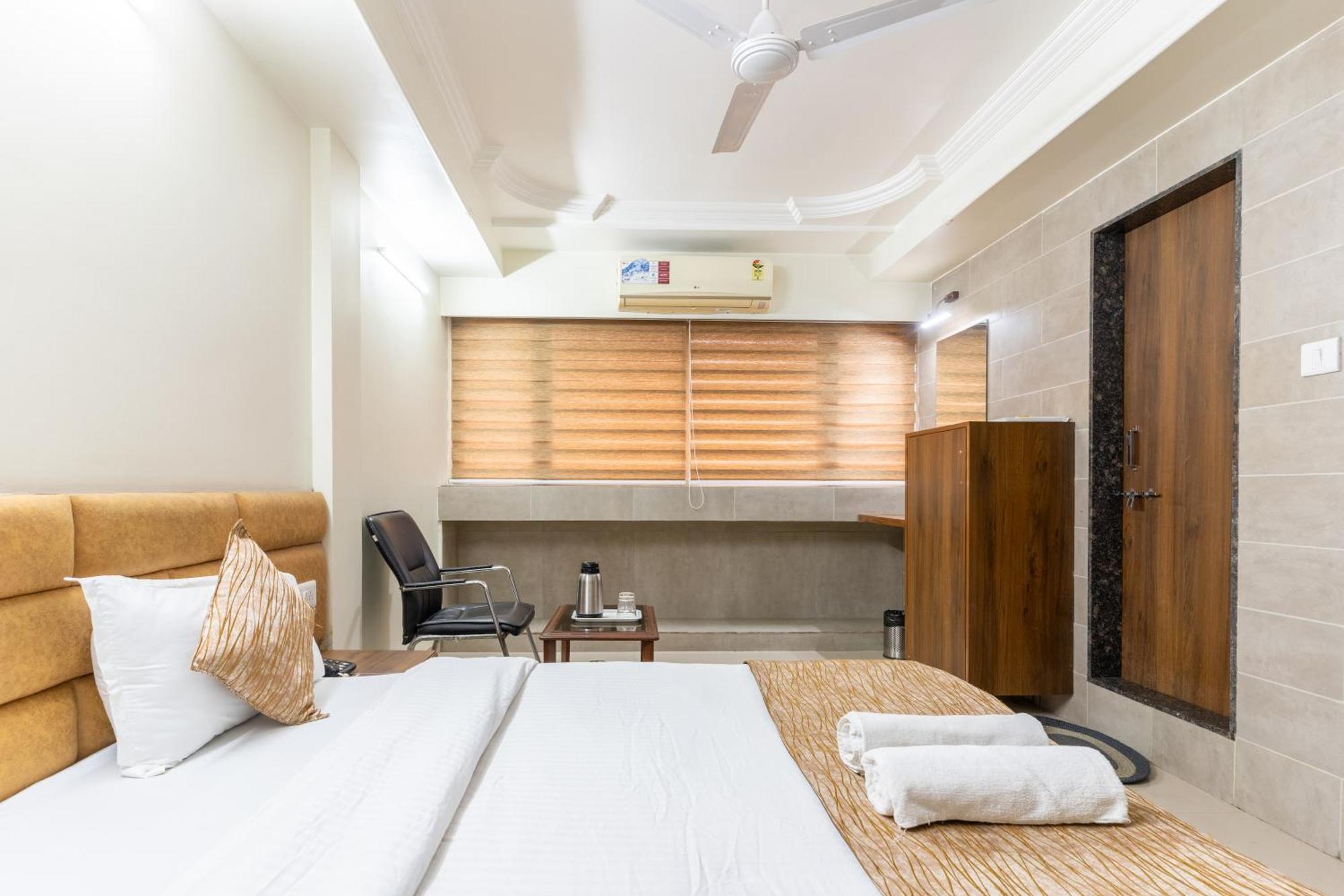 Hotel Sanmati Ahmedabad Exterior foto