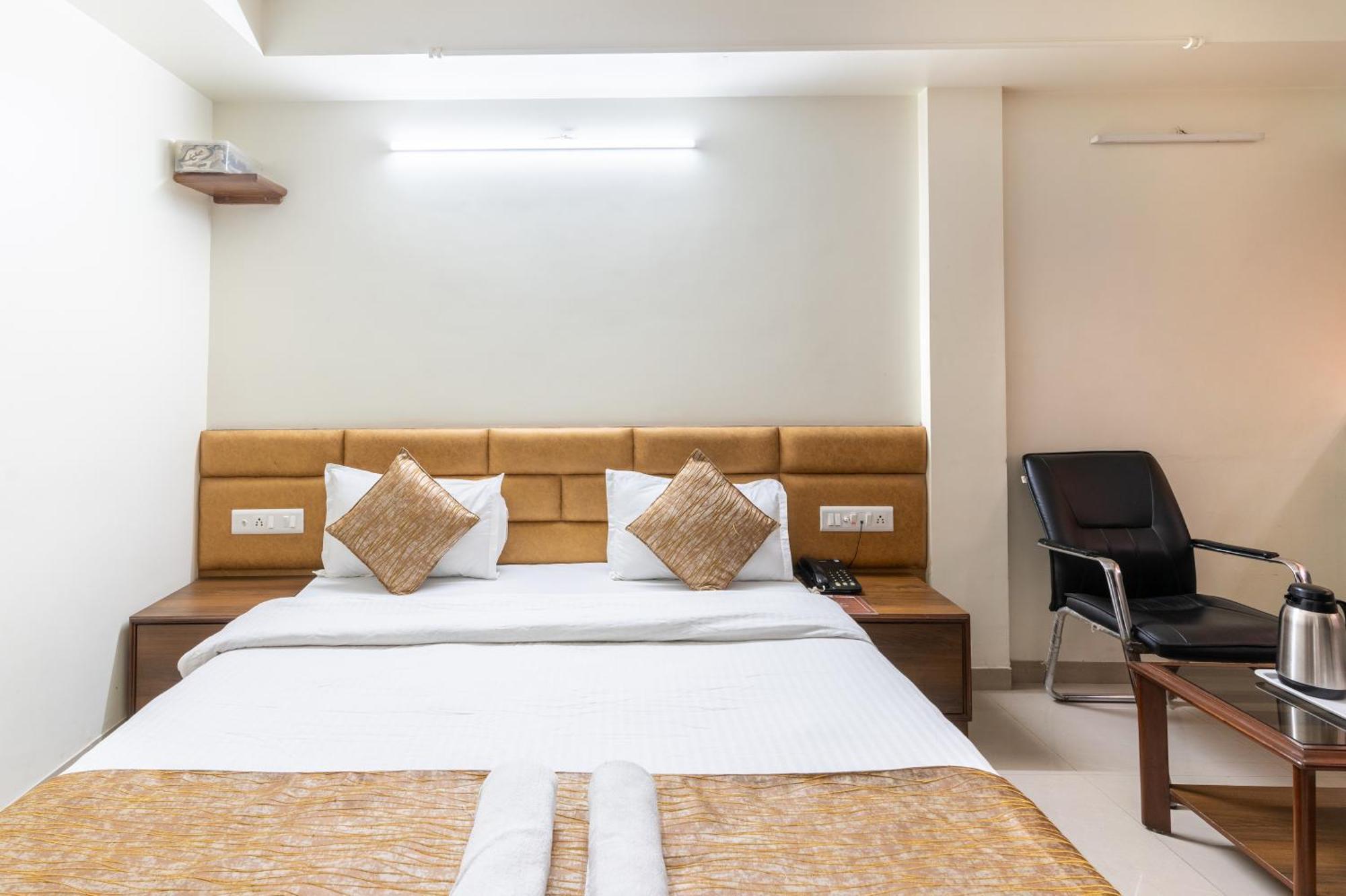 Hotel Sanmati Ahmedabad Exterior foto