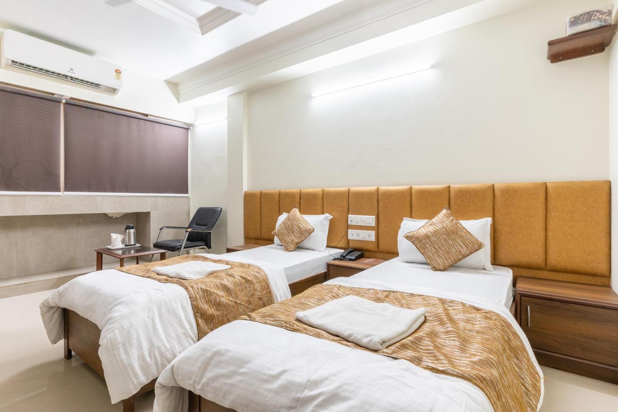 Hotel Sanmati Ahmedabad Exterior foto