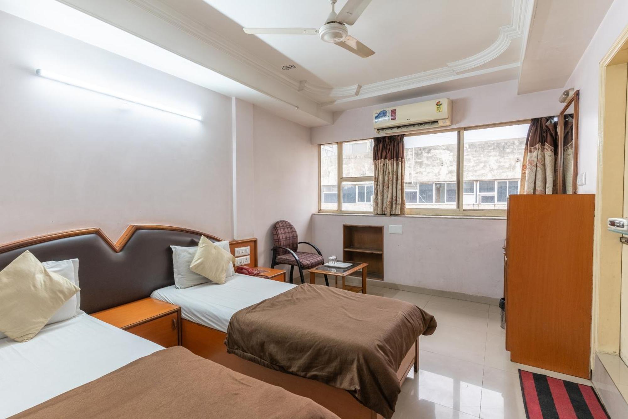 Hotel Sanmati Ahmedabad Exterior foto