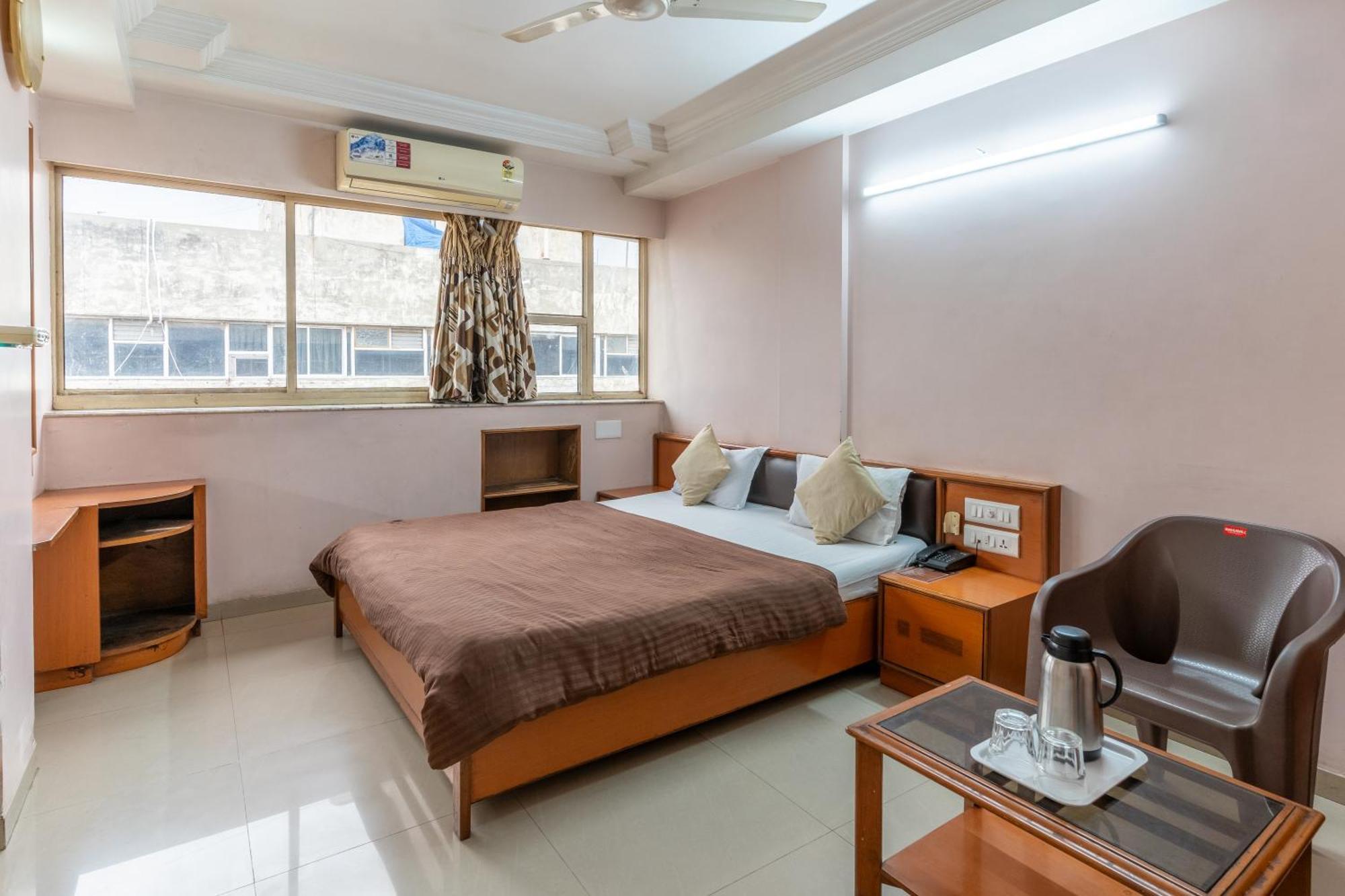 Hotel Sanmati Ahmedabad Exterior foto