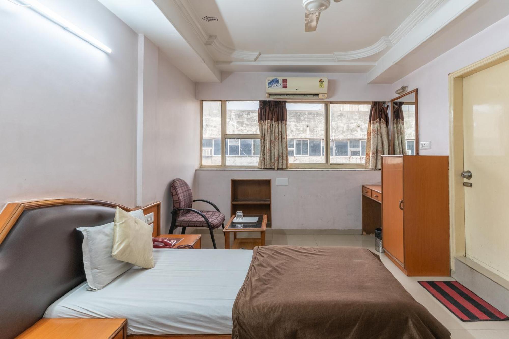 Hotel Sanmati Ahmedabad Exterior foto