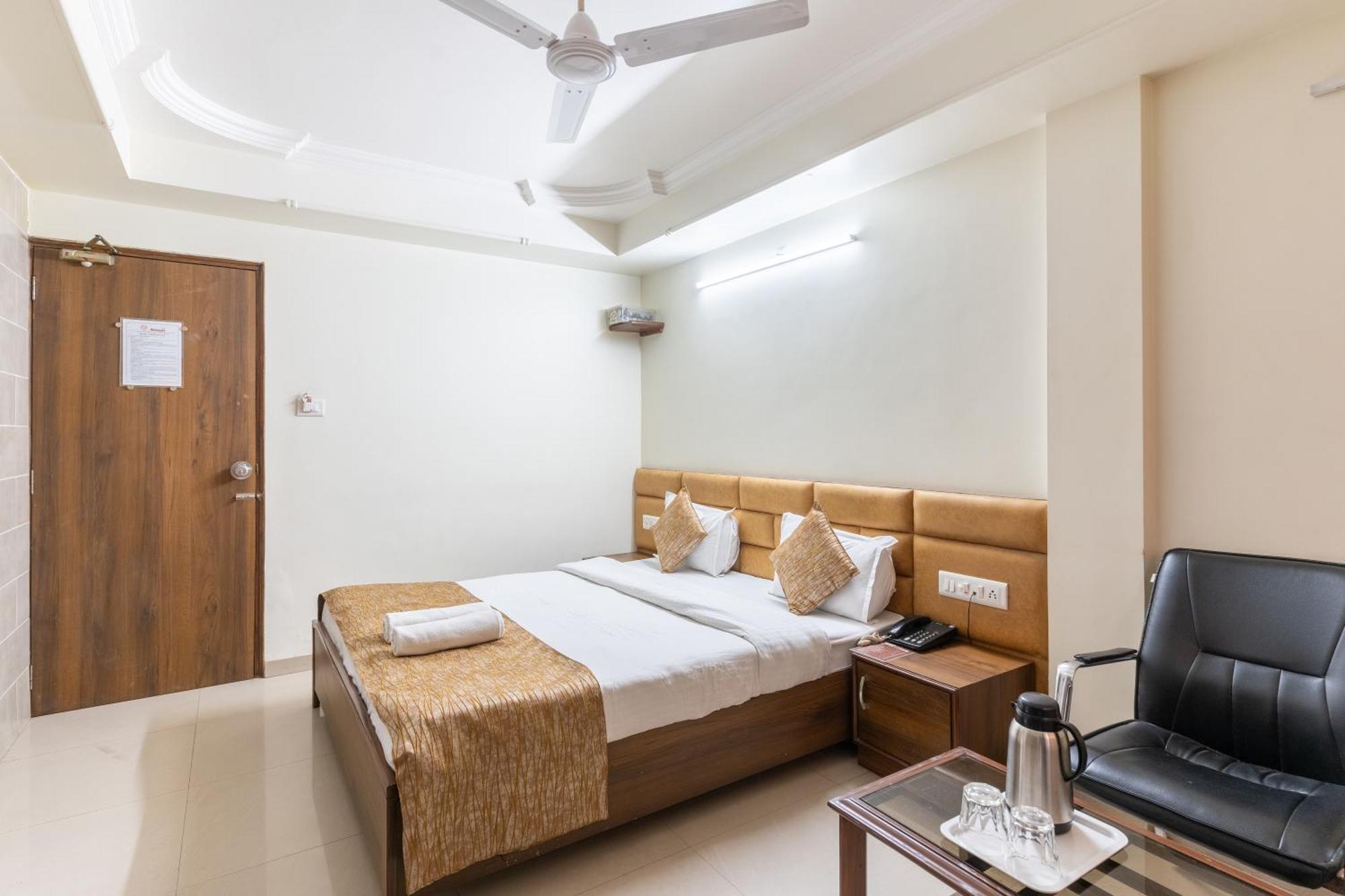 Hotel Sanmati Ahmedabad Exterior foto